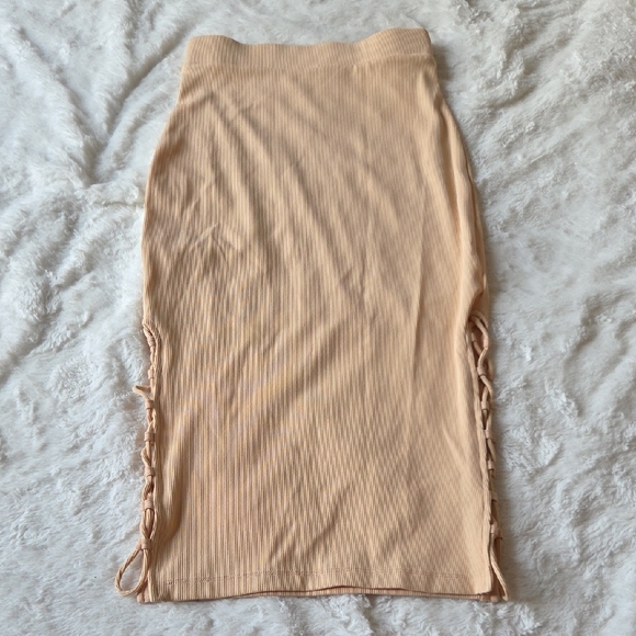 H&M Cream Ribbed Midi Skirt - Picture 2 of 5